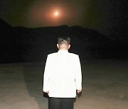 북한 김정은, 초대형방사포 및 전술탄도미사일 명중 타격훈련 현지지도