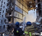 러시아 공격에 삼성전자 키이우 입주 건물 피해..직원 피해는 없어