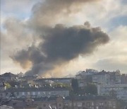 "우크라 수도 키이우에서 큰 폭발..시내 중심부에 검은 연기"