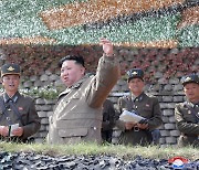 노동당 창건일 맞은 북한.."강력한 핵억제력 마련" 김정은 칭송