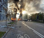 우크라 수도 키이우 시내 중심부서 여러 차례 큰 폭발
