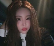 홍진영, 젖은 머리로 뽐낸 섹시美.."물미역샷" [스타IN★]