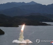 김정은, 전술핵운용부대 군사훈련 지도.."대화 필요성 안느껴"