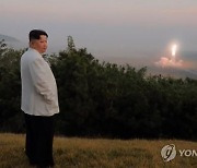 김정은 '전술핵부대 훈련' 핵위협 노골화..핵부대 첫 언급(종합)