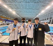 수영 황선우, 전국체전 3번째 금..계영 400m서 한국新 '3분15초39'(종합)