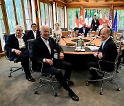G7 화상 정상회의 시작..젤렌스키도 참석