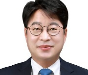 3살 여아 5층서 추락 .. 이우완 창원시의원, 아동 구호 도왔다