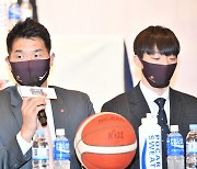 [KBL 개막 미디어데이] 쌍둥이 감독 모두 경험한 LG 이재도, "깜짝 놀랄 정도로 비슷한 게 많다"