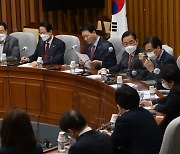 '친북' VS '친일' 프레임 놓고 여야 '안보 정쟁'