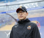 [IS 포커스] 전술적 유연성 보인 안익수 FC서울 감독, 잔류 희망 높였다