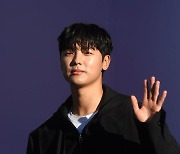 [포토] 씨엔블루 강민혁, '손바닥만한 얼굴 크기'