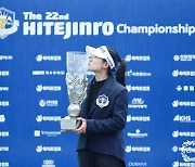 '시즌 5승' 박민지, 세계랭킹 16위로↑.. "내년 LPGA 준비"