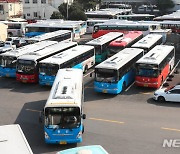 '요금 인상·노선 통폐합' 제주 버스 준공영제 개선 용역 중지
