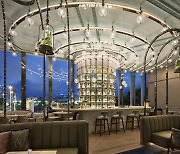 Top Bars in Hong Kong Make The World's 50 Best Bars 2022