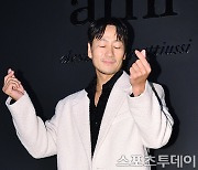 [ST포토] 박해수 '차마 눈뜨고선..'