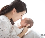 '이필모♥' 서수연, 둘째 子 보며 꿀이 뚝뚝 "너무 예뻐서 기절"