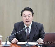 尹 "청년 좌절 않게 할 책임 제게 있어..희망의 사다리 놓아야"