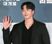 [포토] 남주혁, '기분 괜찮은 미소'