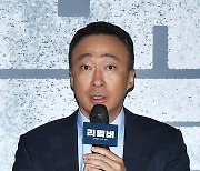 '리멤버' 이성민 "내 영화 보며 눈물..남주혁 바로 옆에 있어 민망"