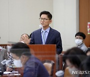 野, 김문수 '김일성 주의자' 발언에 맹폭..퇴장 명령까지