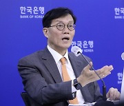 10년 만에 기준금리 3%로..내년까지 더 올린다