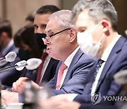 한-호주 핵심광물 비즈니스라운드테이블, 인사말하는 호주 돈 패럴 장관