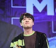 [포토] 2022 GSL 시즌3 챔피언 등극한 조성주