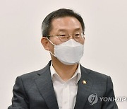 [속보] 카카오톡 오류에 고개숙인 이종호 "상황 매우 엄중..각 사업자 책임감 가져달라"