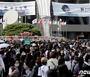 방탄소년단 '마이크 드롭'으로 부산 공연 포문..파워풀 군무 [N현장]