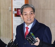 檢, '강제북송 의혹' 노영민 前비서실장 12시간 조사