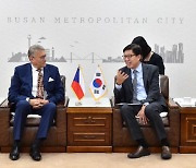 [사설] 가덕도 신공항 건설, 시간 아닌 안전이 최우선돼야