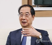 한총리, 현대차 찾아 "'IRA 해법' 찾겠다..美와 적극 협의"