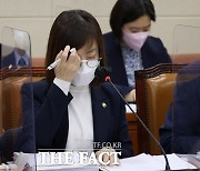 [2022국감] '주식자료 제출 거부' 백경란에 '주식관리청장' 질타