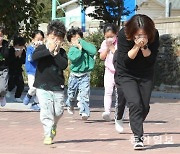 北포성에 울음터진 연평도 초등생 "엄마가 대피 짐 싸 전쟁난줄"