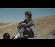 [영상]방탄소년단 진, 콜드플레이 협업 첫 솔로 'The Astronaut' MV 티저 공개