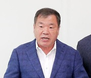 이승화 산청군수, 공직선거법 위반 혐의 경찰 출석 조사