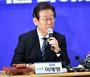 野 "尹, 꿔다놓은 보릿자루마냥 멀뚱거려"…비상경제회의 맹폭(종합)