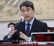 이주호 “대학 등록금 인상 신중해야…물가·경제난 고려”