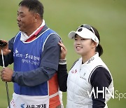 [Ms포토]임진영-이두호 '다음 홀에 버디 잡을게요'