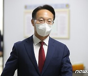 [국감]국감장 향하는 조해진 정보위원장