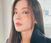 '이광수♥'이선빈, 팬들 설레게 하는 완벽 셀카 [인스타]