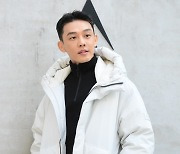 [포토] 유아인, '멋진 모습에 눈길'