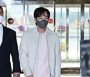 장근석, 화보같은 공항 캣워크 [포토엔HD]