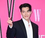 김우빈, 신사의 하트 [포토엔HD]