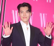 [TD포토] 김우빈 '반가워요'