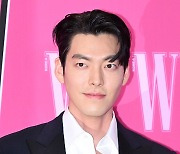 김우빈, 훈훈한 카리스마 눈빛 [포토엔HD]