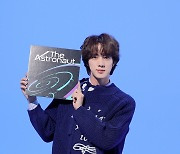 방탄소년단 진 '디 아스트로넛', 97개 지역 아이튠즈 '톱송' 1위