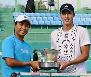 한국테니스선수권대회 남자복식 우승자 정홍·정영석