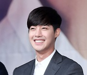 김현중, ♥비연예인 아내와 2월 결혼→8개월만 '득남' 소식