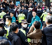 [포토]이태원 핼러윈 인파 압사 사고 참사현장 찾은 윤석열 대통령